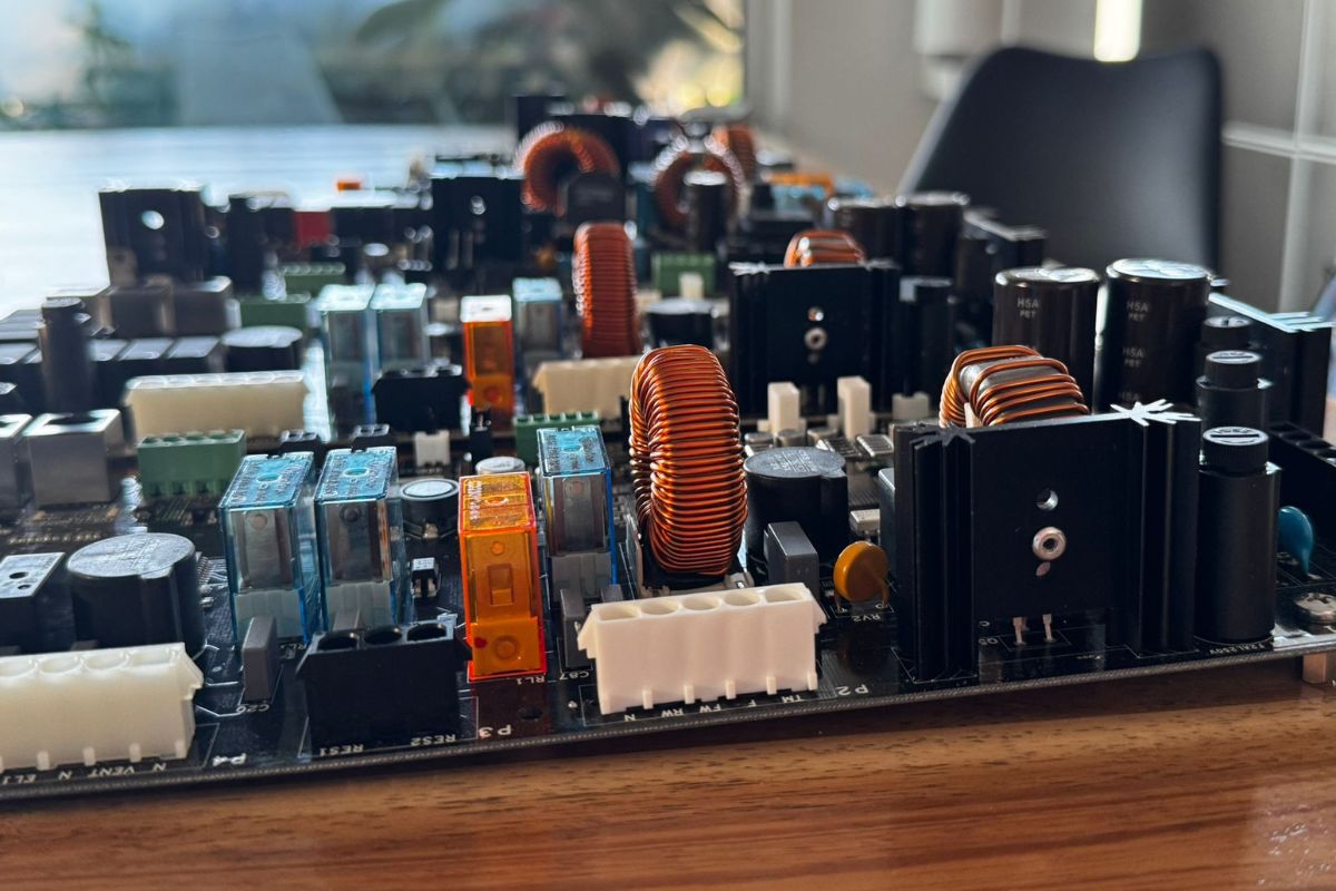 M2 è rivenditore ufficiale UNOX